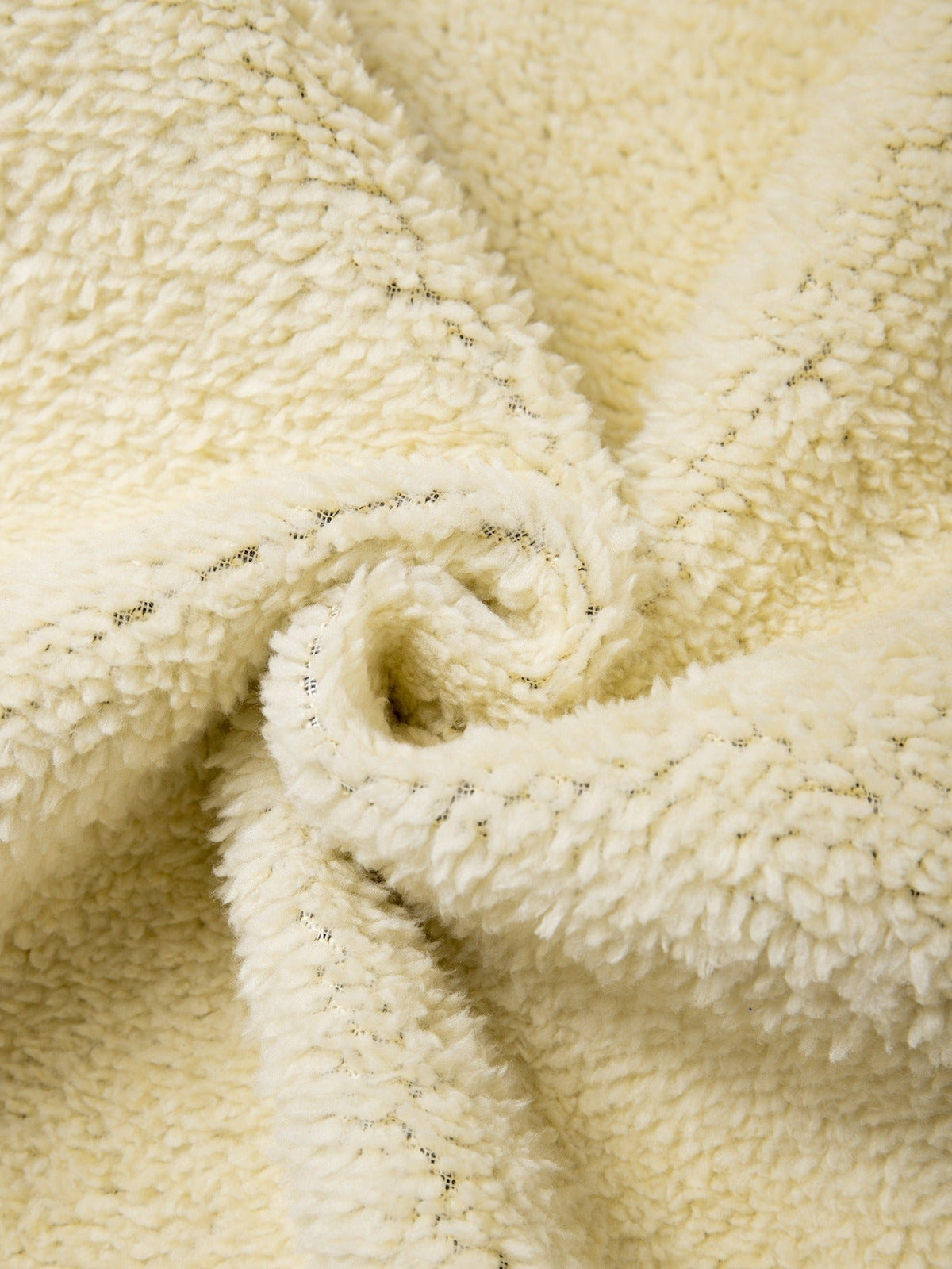 Eleganter Langmantel mit Kapuze für die kühle Jahreszeit
