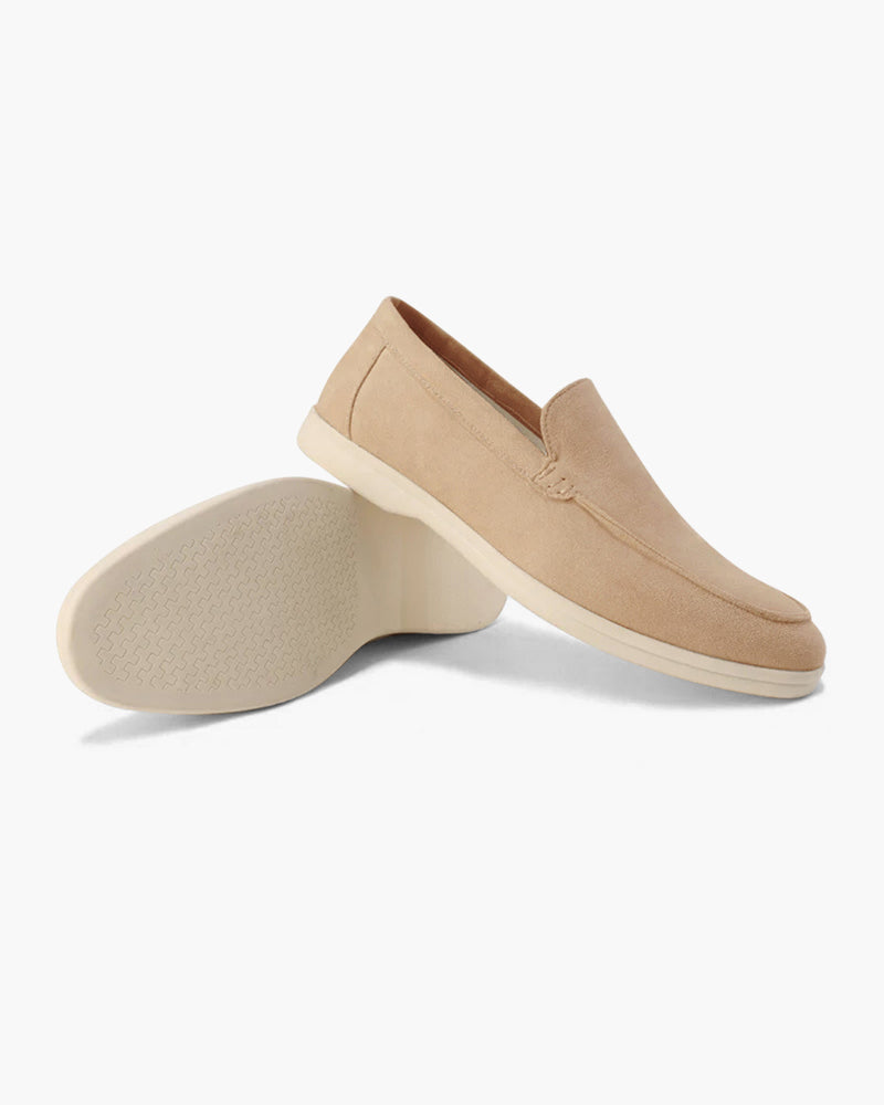 Beige Wildleder-Loafer für Herren, rutschfeste Sohle, elegantes Design, ideal für Freizeit und Büro, hochwertige Verarbeitung, stilvolle Herrenschuhe.