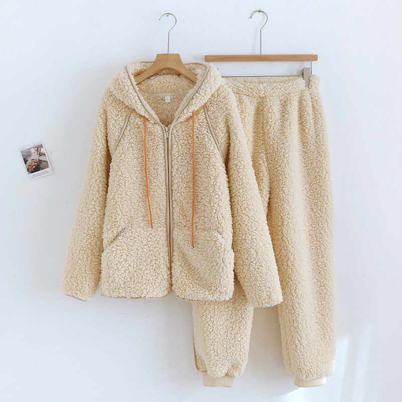 Beige Damen Teddy-Fleece-Set mit Kapuzenjacke und Jogginghose, gemütliche Wintermode, weiches Material, ideal für kalte Tage, modischer Freizeitlook.