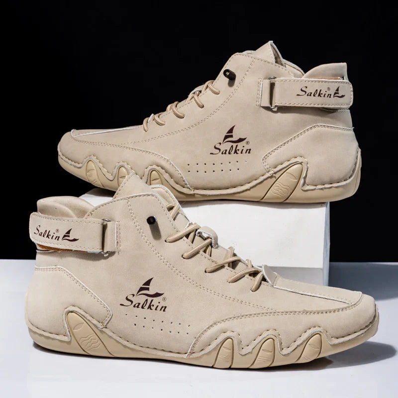 Beige Herren-Sneaker mit hohem Schaft, Markenlogo "Salkin", sportliches Design, rutschfeste Sohle, ideal für Freizeit und Outdoor-Aktivitäten.
