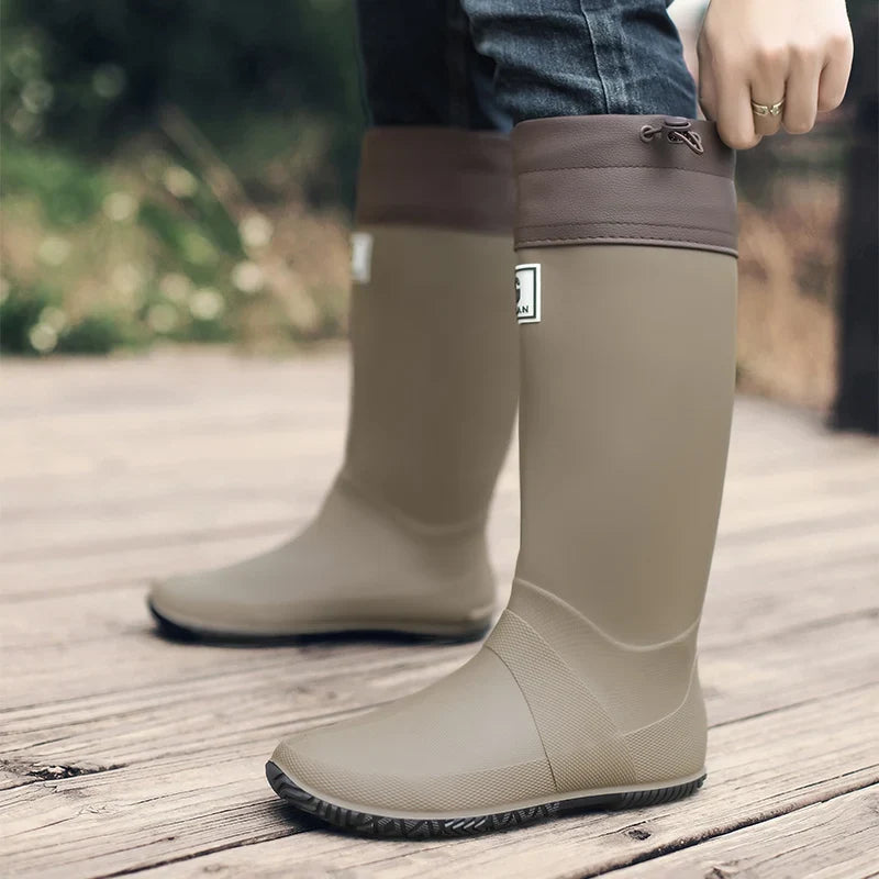 Herren-Gummistiefel als Paar für regnerische Tage