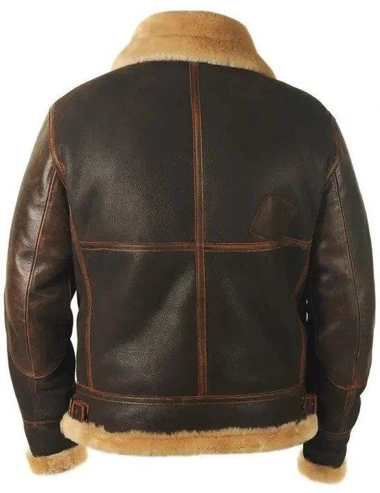 Braune Lederjacke mit Schaffellkragen und Nähten, Rückansicht. Stilvolle Herrenmode, warme Winterjacke, hochwertiges Leder, modisches Design.