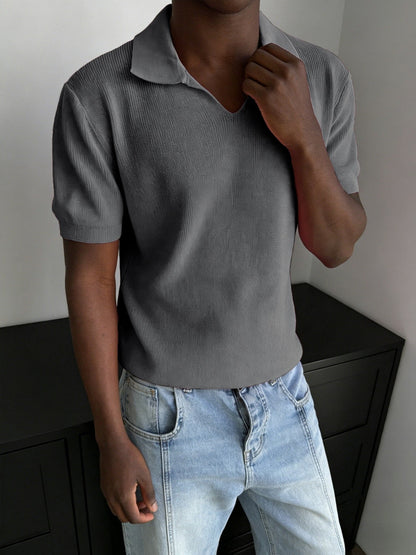 Damen-Poloshirt aus Rippstrick in einer stilvollen Gesamtansicht