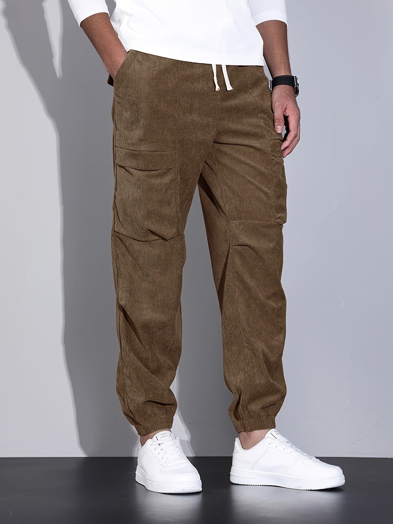 Herren Cord-Jogger mit lockerem, tailliertem Schnitt