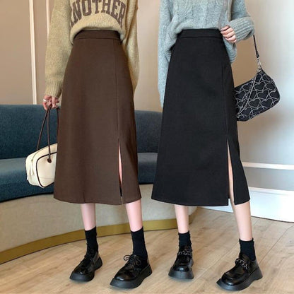 Women's Plus Size Mid-Length A-Line Skirt with High Waistband and Slit