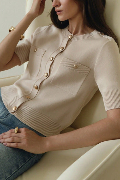 Damen-Cardigan aus Strick mit zwei praktischen Taschen auf der Vorderseite