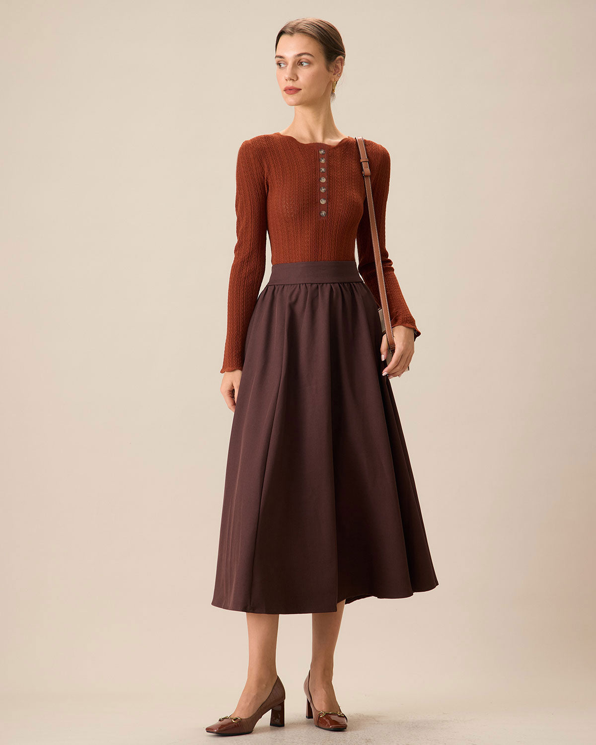 Damen Schlanker Strickpullover für den Herbst mit Rundhalsausschnitt, Knopfleiste und Wellenkanten