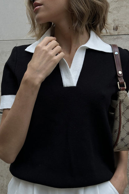 Detailansicht des Kontrastkragens am Damen-Polo-Strickpullover