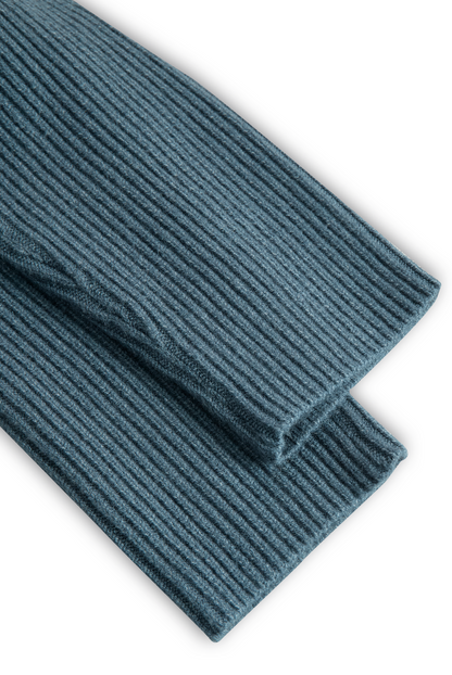 Rückansicht des langen Damen-Strickkleids