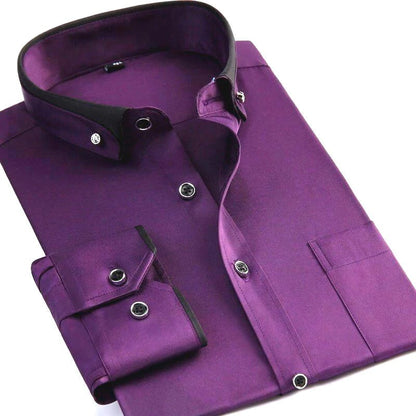 Lila Herrenhemd mit schwarzem Kragen, Knöpfen und Manschetten. Elegantes Design, ideal für formelle Anlässe. Hochwertige Baumwolle.