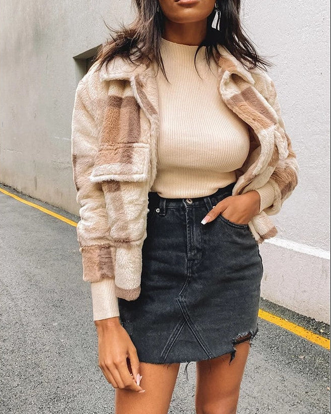 Damen Winterjacke aus kariertem Samt Stil mit Stehkragen und langen Ärmeln