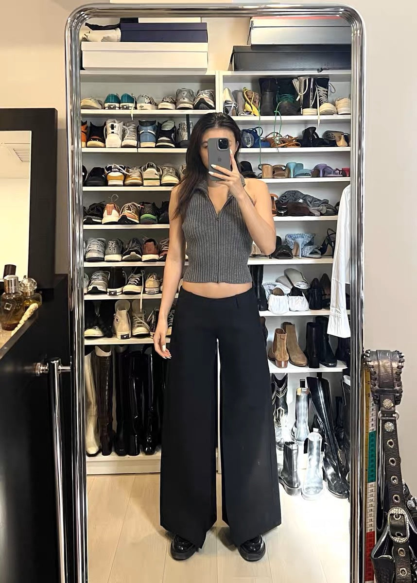 Women's suit pants with low waist, wide leg, and extended fit – Elegant style