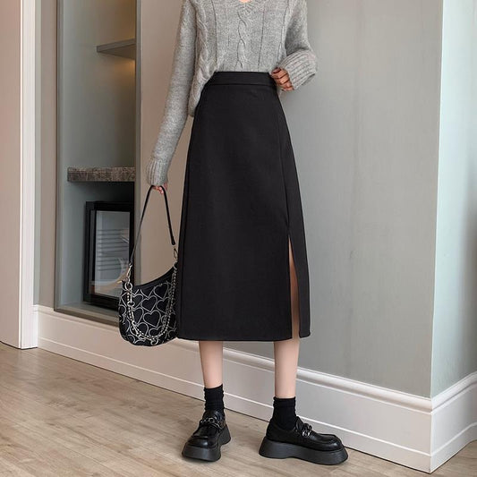 Women's Plus Size Mid-Length A-Line Skirt with High Waistband and Slit