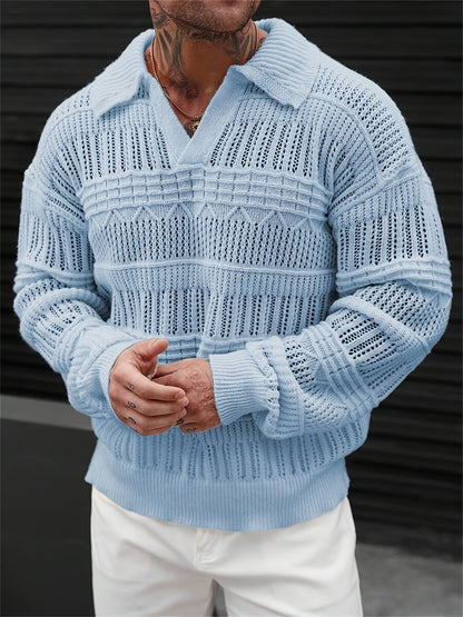 Detailansicht des Polokragens am Langarm-Pullover