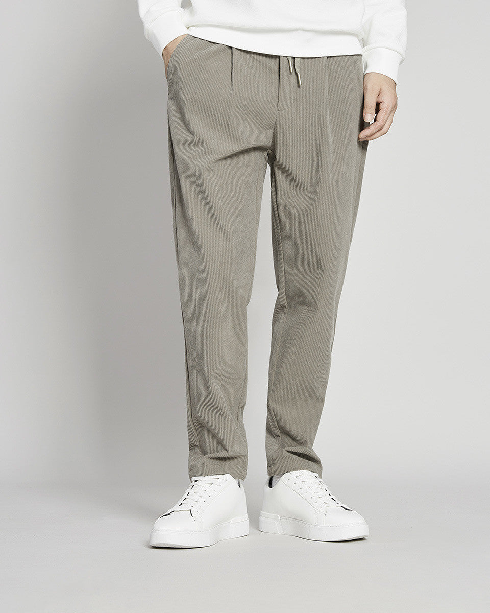Men's Spring Capri Pants, Loose Fit, Mid-Rise Waist with Drawstring Closure