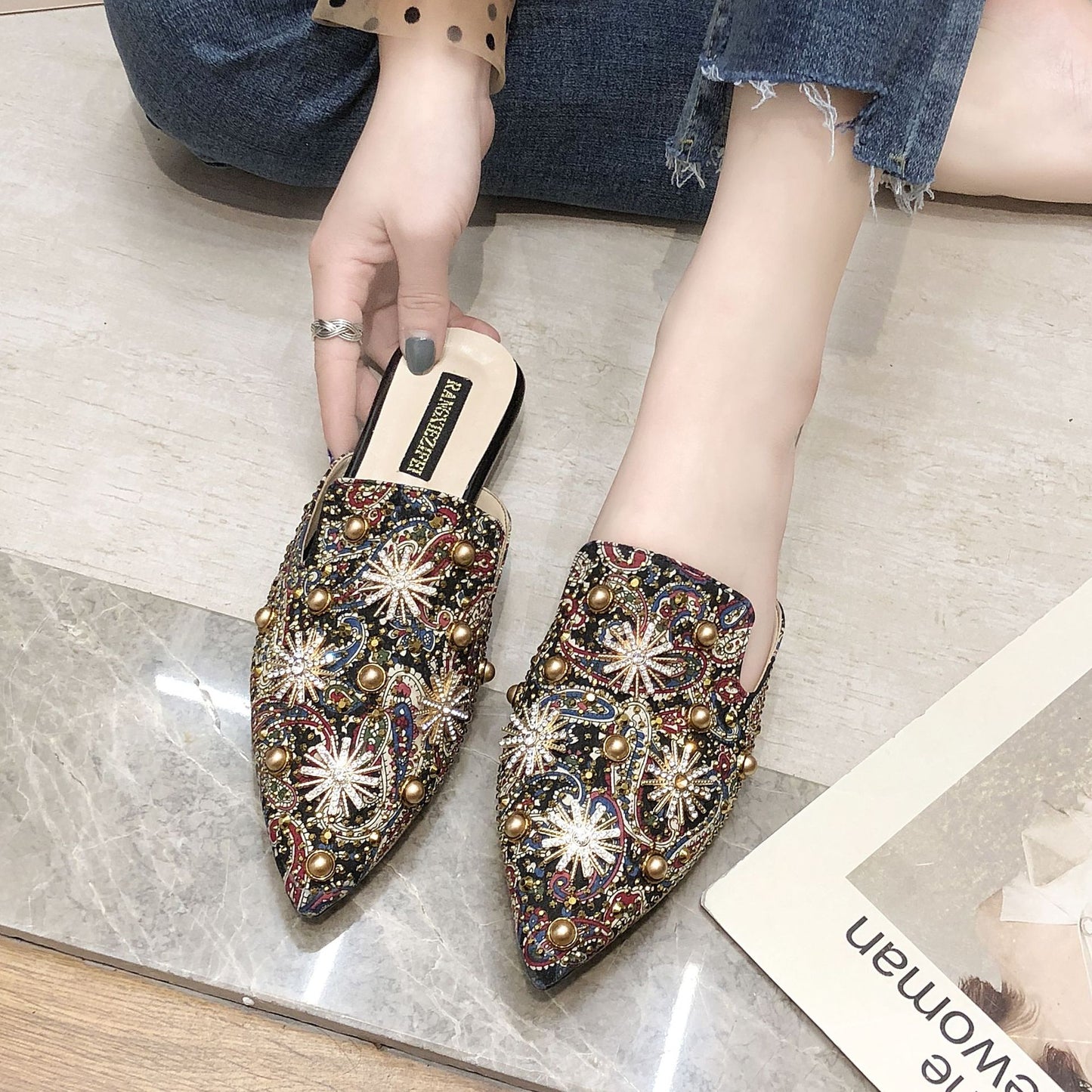 Flat Women's Loafers in Roman Style, Baotou Style, with Pointed Toe and Metal Details