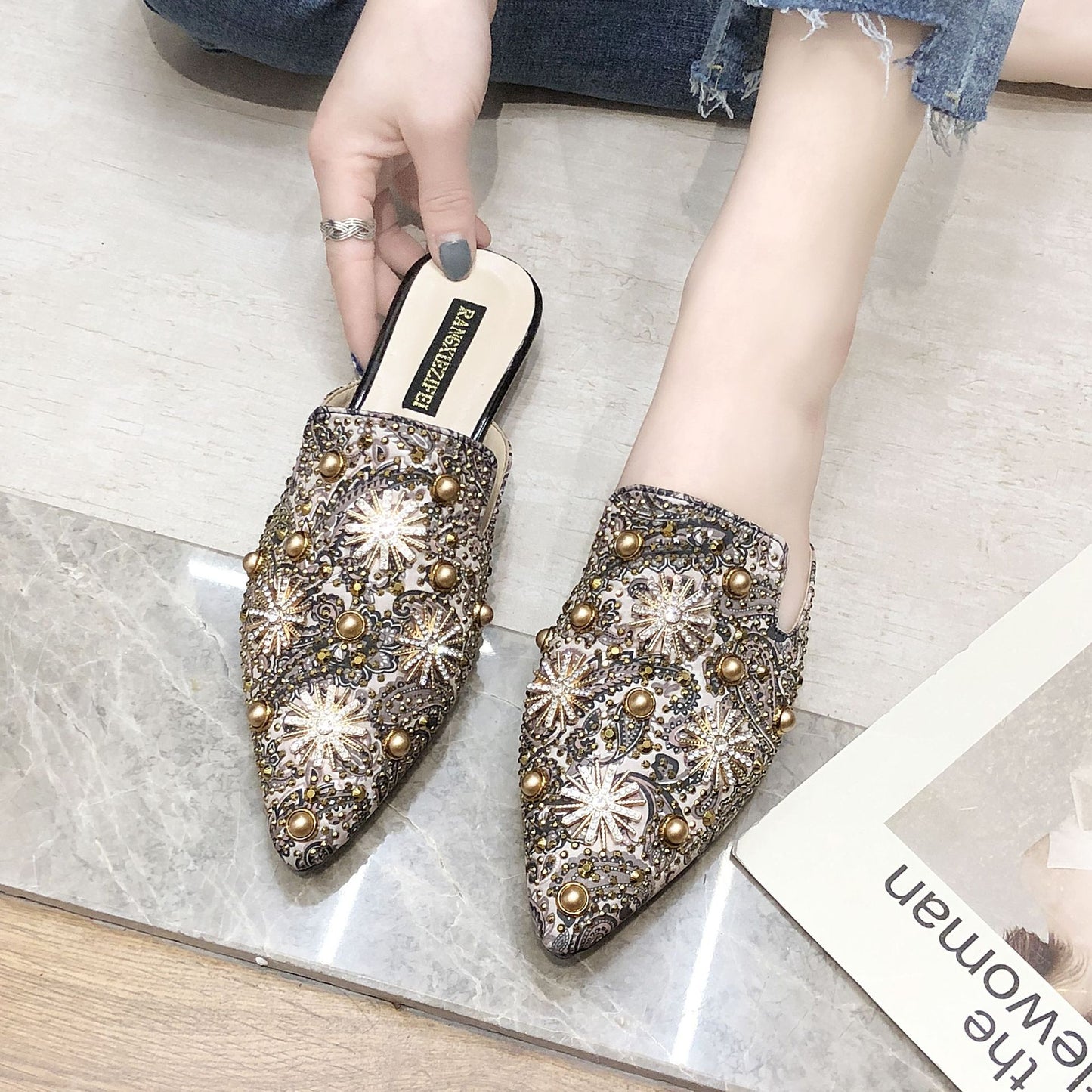 Flat Women's Loafers in Roman Style, Baotou Style, with Pointed Toe and Metal Details