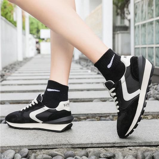 Damen Sportschuhe Low-Top mit runder Spitze – Leder Look
