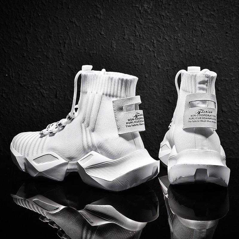 Sock-like men's sports shoes with mesh lining