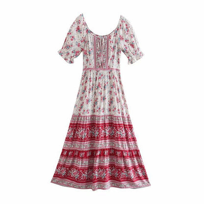 Boho Maxikleid mit Blumenmuster, Puffärmeln und rotem Saum. Sommerkleid für Damen, ideal für Strand und Freizeit. Vintage-Stil, romantisch.