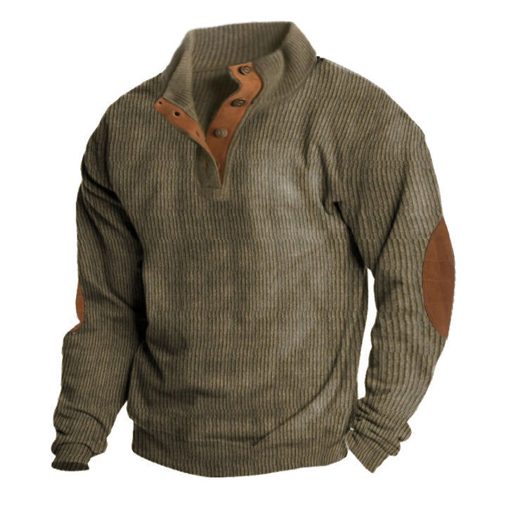 Grüner Strickpullover mit braunen Ellenbogen-Patches und Knopfleiste, Herrenmode, warm, stilvoll, ideal für Herbst und Winter.