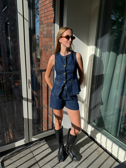 Zweiteiliges Damen Sommer Denim Set mit ärmelloser Weste und Shorts