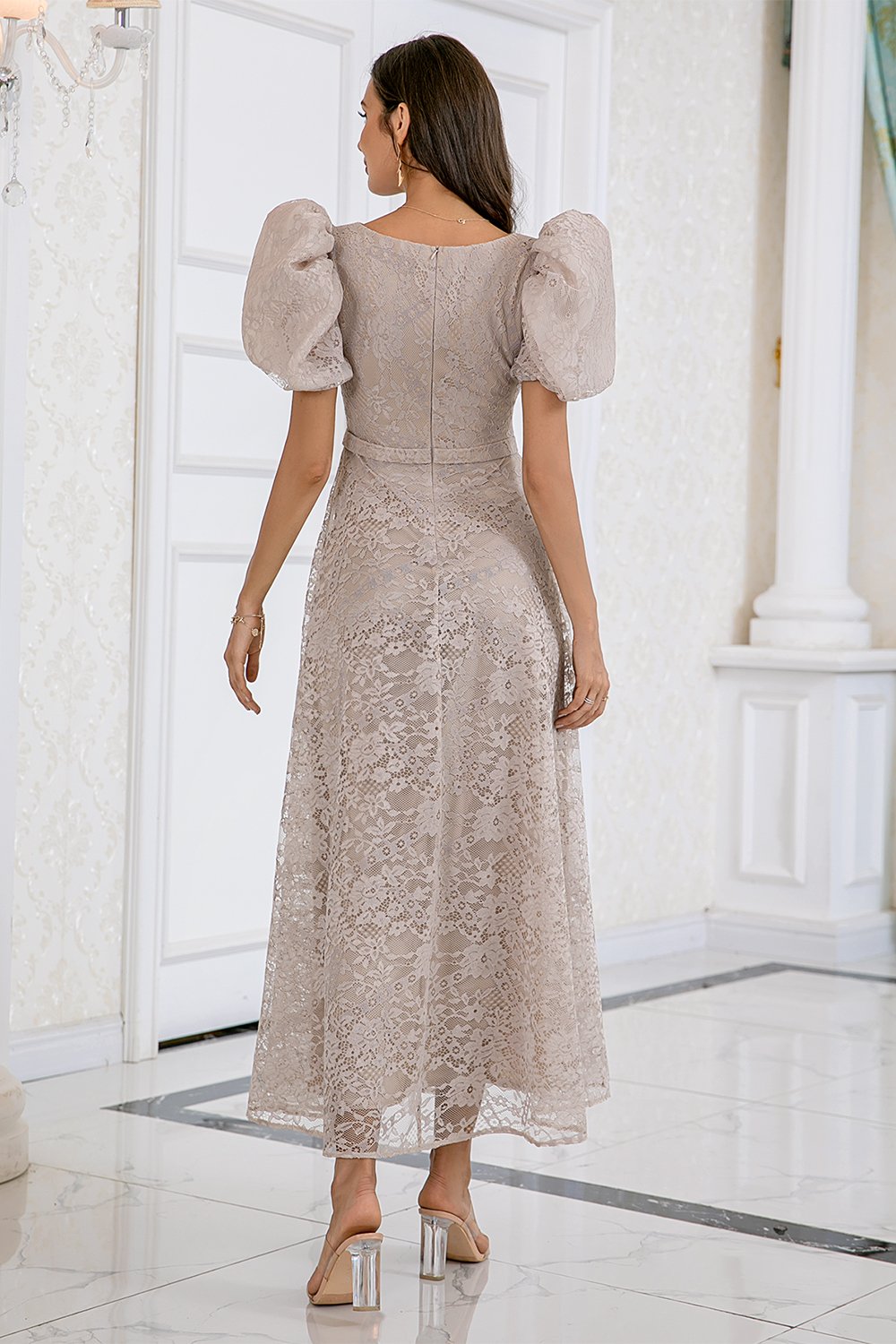 Damen Sommerkleid in Champagner mit Spitzenoptik und Ärmeln – Spitze Style
