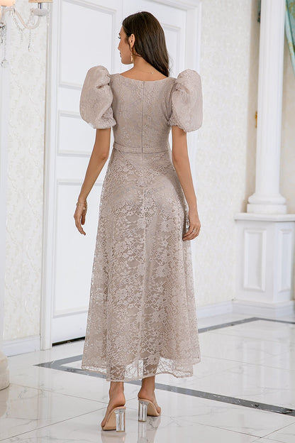 Damen Sommerkleid in Champagner mit Spitzenoptik und Ärmeln – Spitze Style