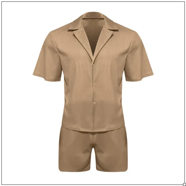 Beige Herren-Shorts-Set mit Hemd, kurzärmelig, Knopfleiste, eleganter Freizeitlook, Sommermode, atmungsaktiver Stoff, ideal für warme Tage.
