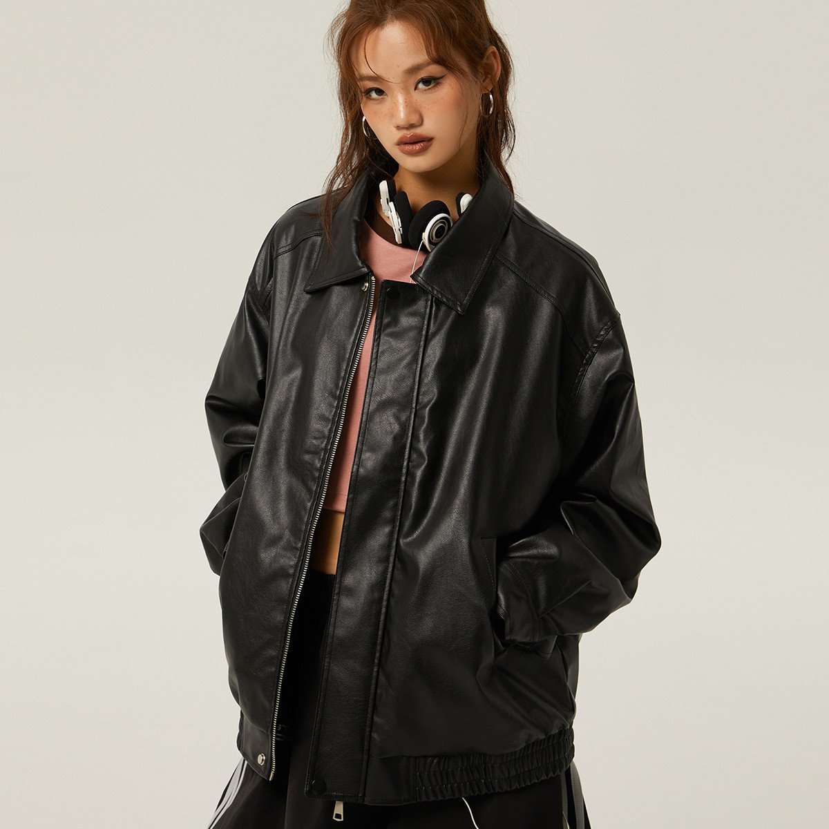 Women's faux leather jacket with polo collar and zipper – used-look style