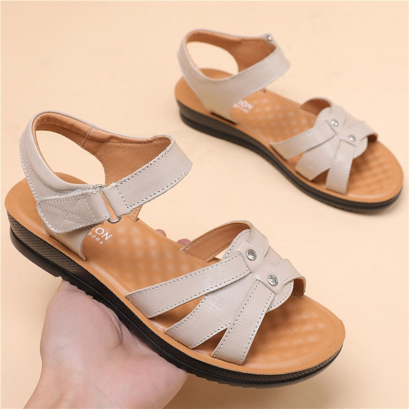 Flache Damen-Sneaker Mit Niedrigem Schaft, Klettverschluss, Runder Zehenpartie Und Metalldetails