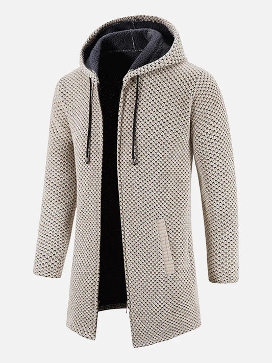 Beige Herrenmantel mit Kapuze, Strickmuster und Taschen. Modischer, warmer Wintermantel für Herren. Ideal für kalte Tage.