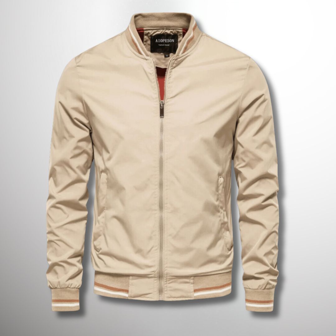 Beige Herren-Bomberjacke mit Reißverschluss, gerippten Bündchen und Kragen, ideal für Frühling und Herbst. Modische, leichte Jacke für Herren.
