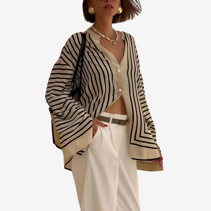 Damenbluse mit Streifenmuster, V-Ausschnitt und Oversize-Schnitt – Moderner Stil