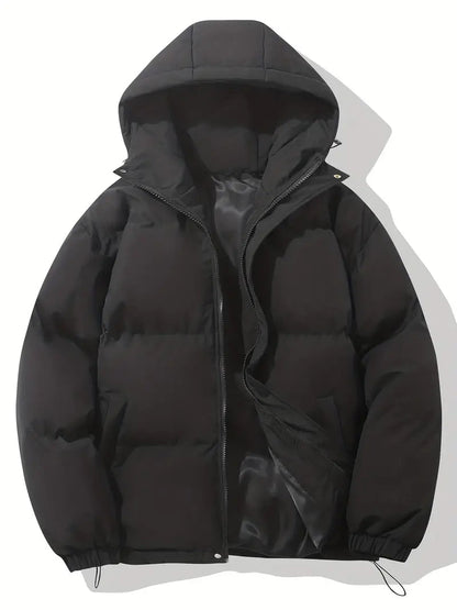 Schwarze Daunenjacke mit Kapuze, Reißverschluss und gestepptem Design. Winterjacke für Herren, warm und stilvoll. Ideal für kalte Temperaturen.