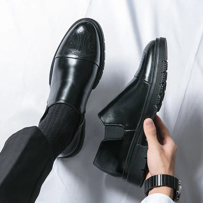 Herren-Slipper mit elastischen Seiteneinsätzen und gepolsterter Innensohle
