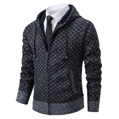 Dunkelblauer Herren-Hoodie mit geometrischem Muster, Reißverschluss und Kapuze, kombiniert mit weißem Hemd und schwarzer Krawatte. Elegante Freizeitmode.