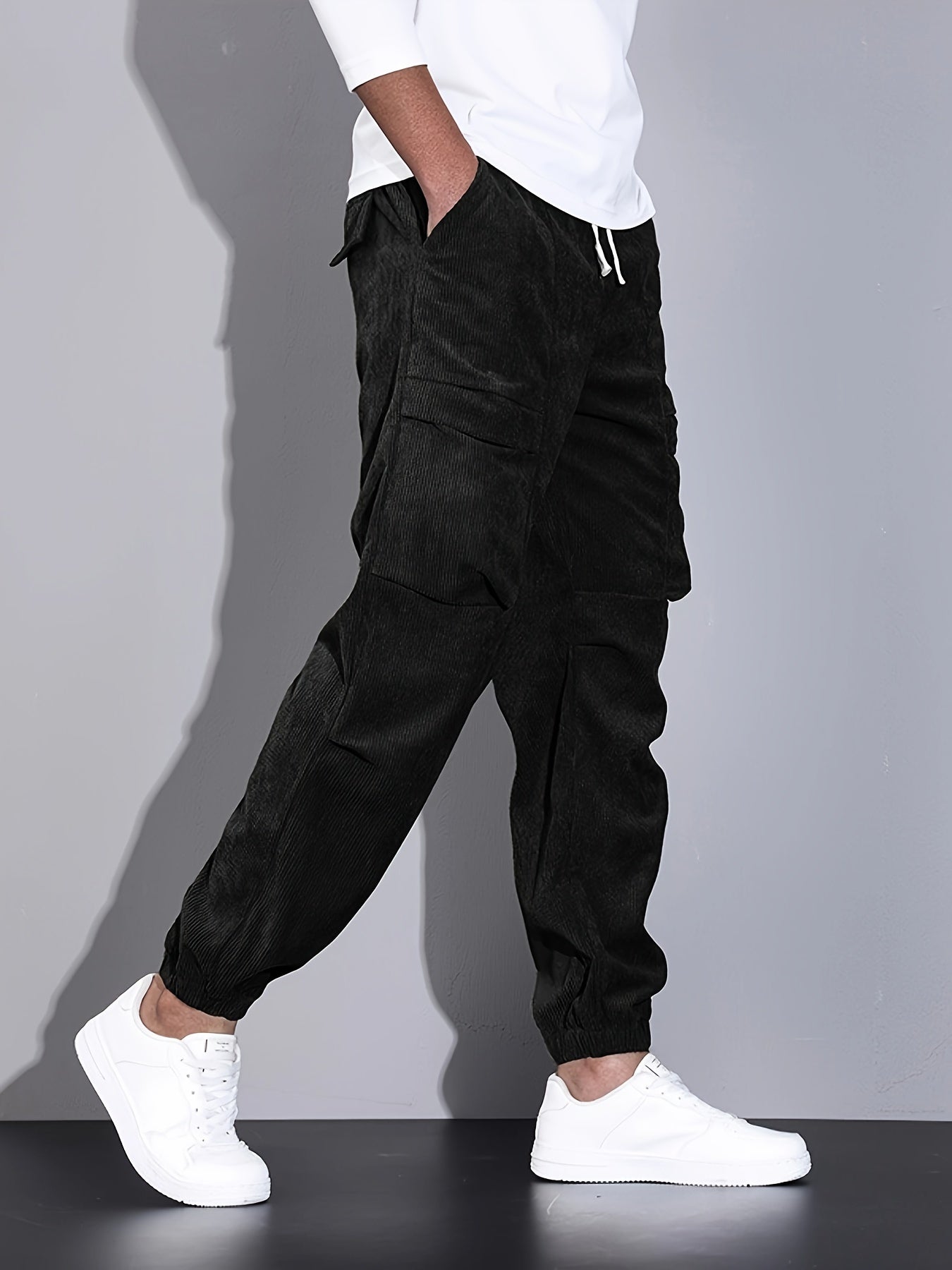 Herren Cord-Jogger mit lockerem, tailliertem Schnitt