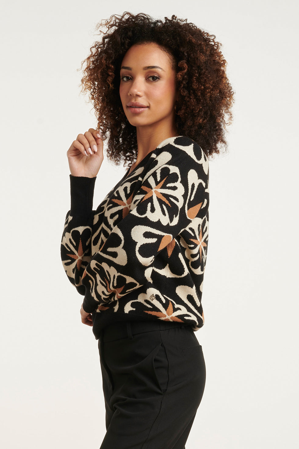 Women's Oversized Knitted Sweater Black Floral Pattern V-Neck