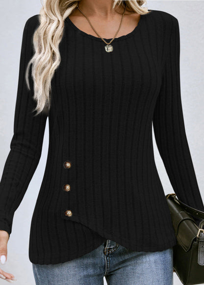 Schwarzer Damenpullover mit Knopfleiste, langen Ärmeln und Rundhalsausschnitt, kombiniert mit blauer Jeans. Elegante Herbstmode für Frauen.
