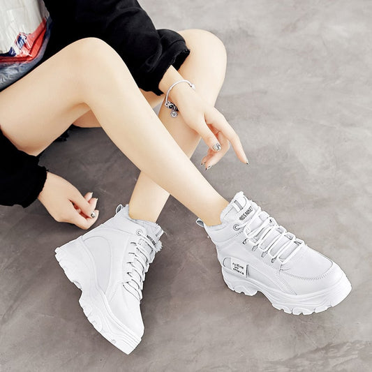 Damen Sneaker mit dicker Sohle und runder Spitze