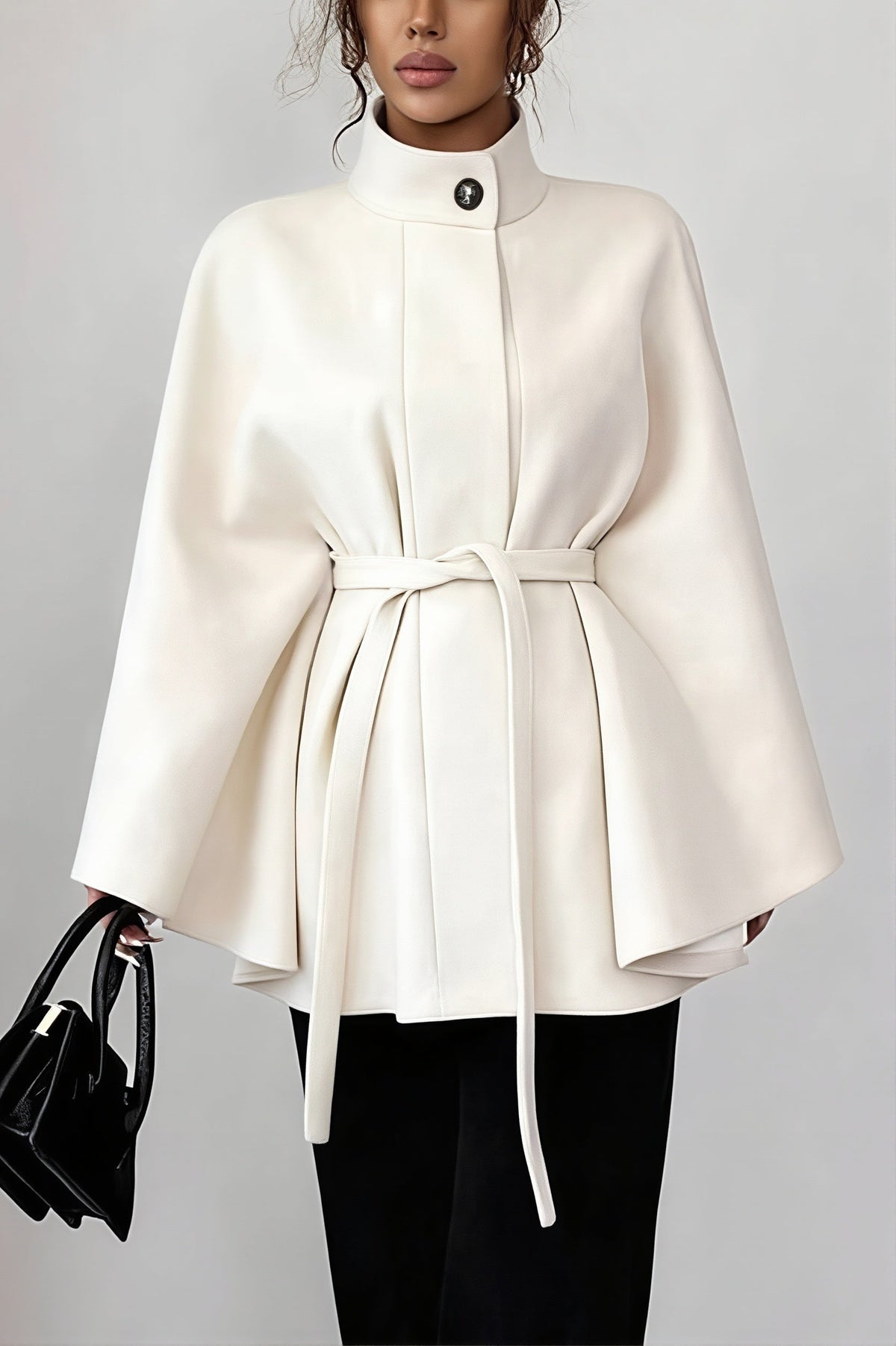 Damenjacke mit weich fallenden Capeärmeln für stilvolle Outfits