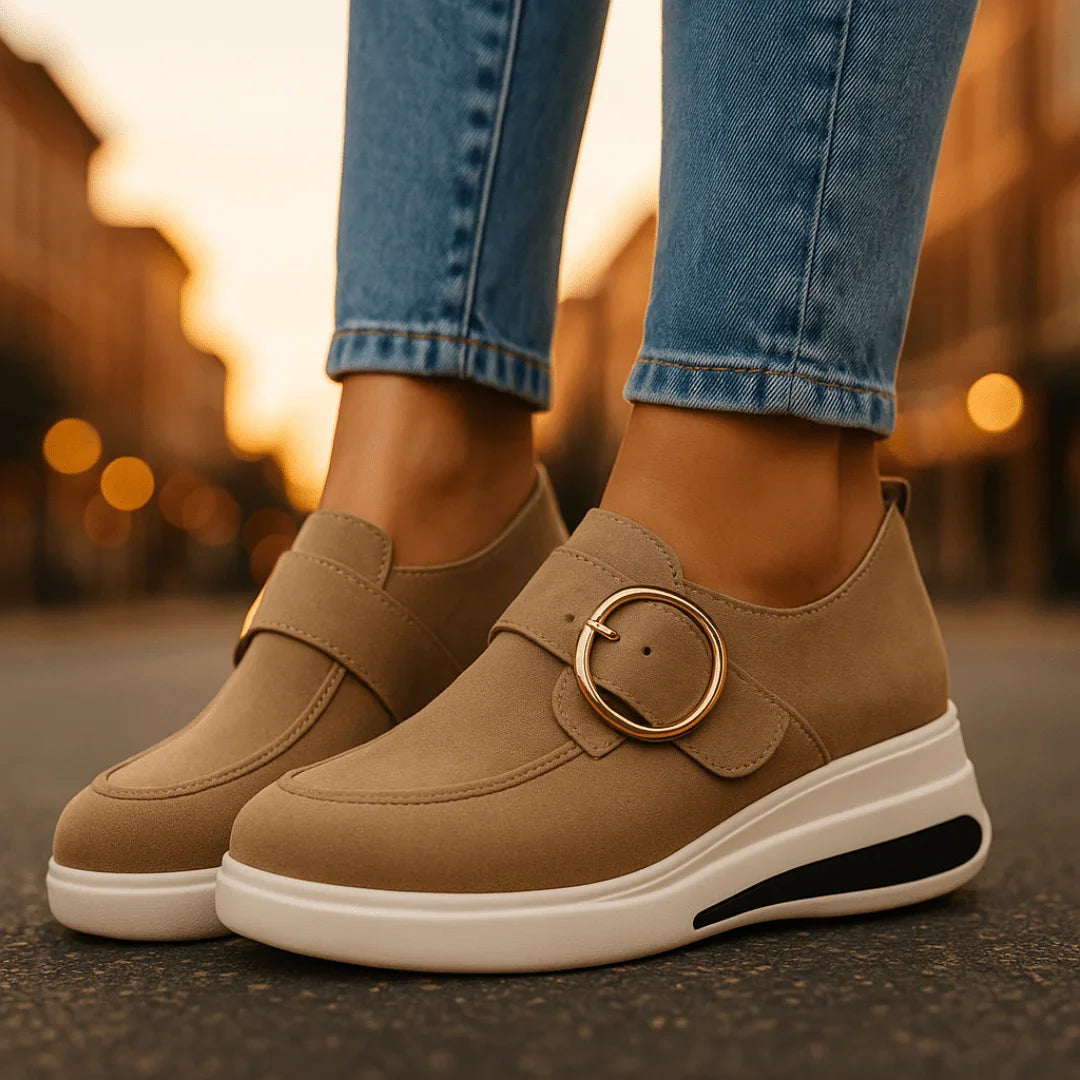 Damen Plateauschuhe Veganes Wildleder Gepolsterte Orthopädische Keilsohle Goldene Schnalle