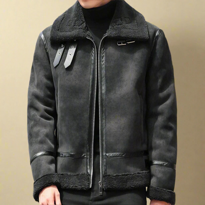 Schwarze Herren-Lederjacke mit Reißverschluss und Kunstfellkragen, modisch und warm, ideal für Wintermode und stilvolle Outfits.