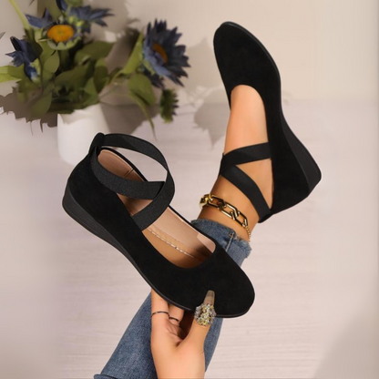 Damen-Slipper Mit Geschlossenem Keilabsatz Und Stützender Sohle