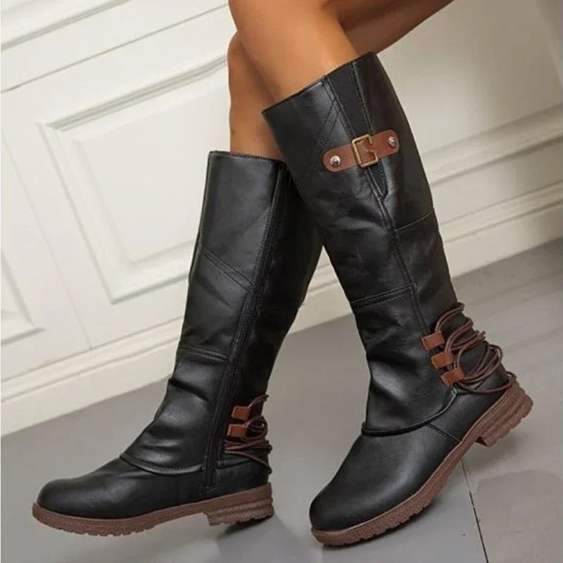 Kniehohe Stiefel für Damen in einer stilvollen Gesamtansicht