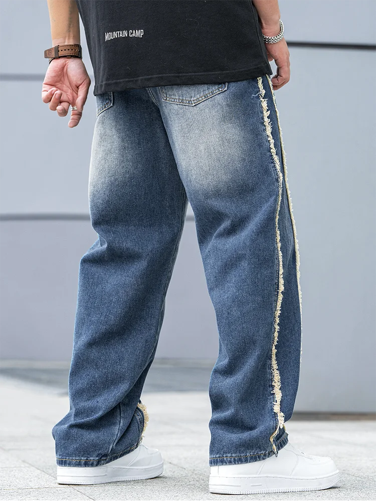 Herren-Jeans mit lockerem Schnitt und rohen Kanten