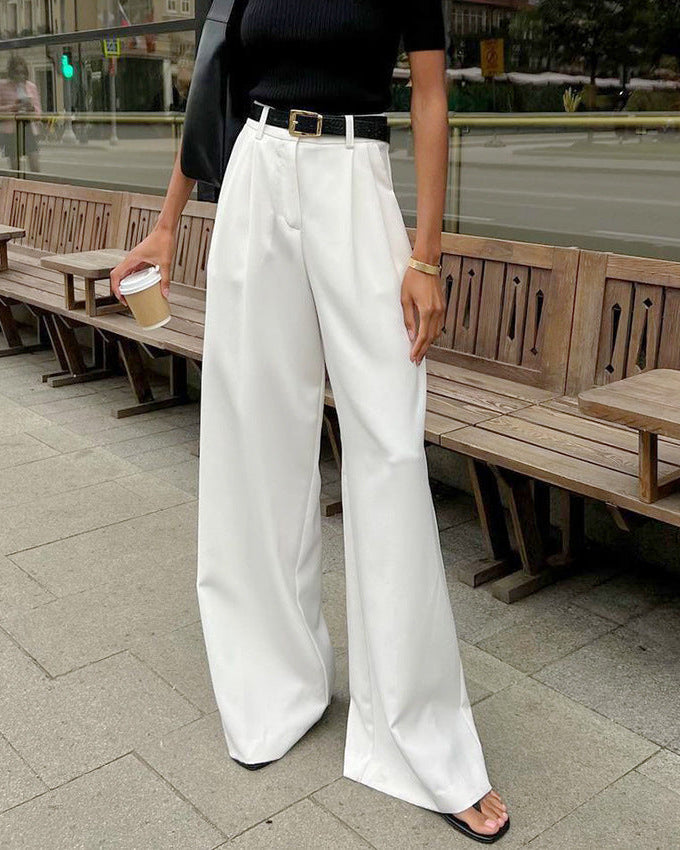 Women's pants with high waist, straight leg, and relaxed fit – Classic style