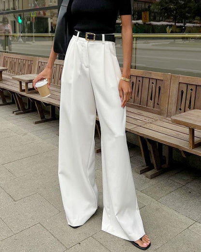 Women's pants with high waist, straight leg, and relaxed fit – Classic style