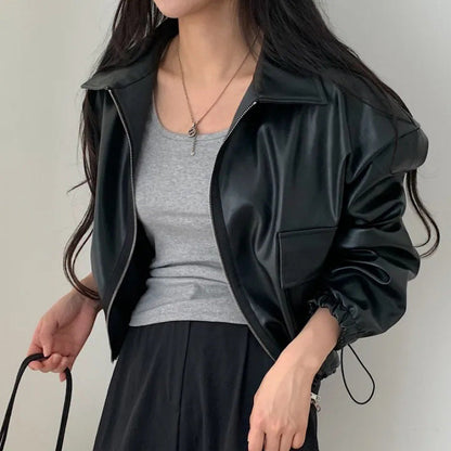 Women's short jacket with lapel collar and zip pockets – transitional style